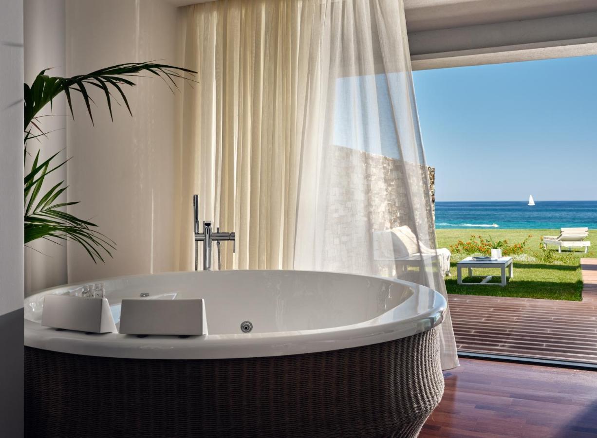 Deluxe Suite Sea View with private pool